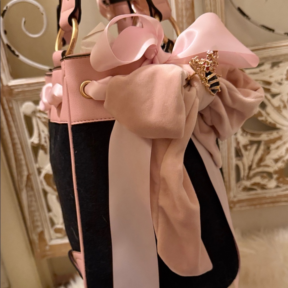 Juicy Couture Pink and Black Daydreamer Bag with sparkly rhinestones & Bows🩷 - Picture 15 of 17